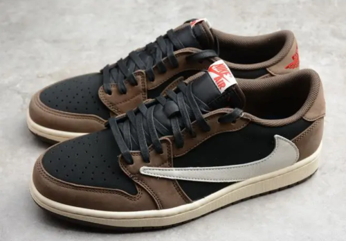  Air Jordans  1 Low  'Travis Scott ' CQ4277-001 photo review