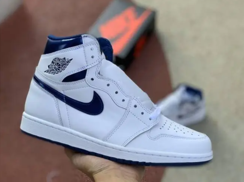  Air Jordans  1 Retro  ' Metallic Navy ' 555088-106 photo review