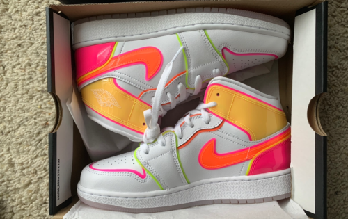  Air Jordans  1 Mid GS 'Edge Glow'CV4611-100 photo review