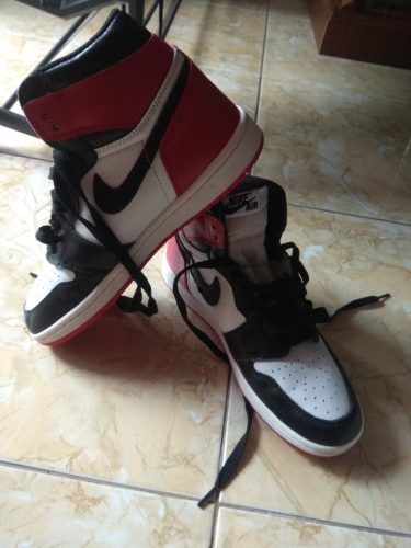  Air Jordans  1 Retro High OG  ' Black Toe ' 555088-125 photo review