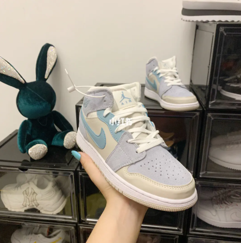  Air Jordans  1 Mid SE  ' Sail Light Blue ' DA4666-100 photo review