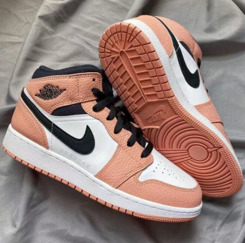  Air Jordans  1 Mid GS 'Pink Quartz'555112-603 photo review