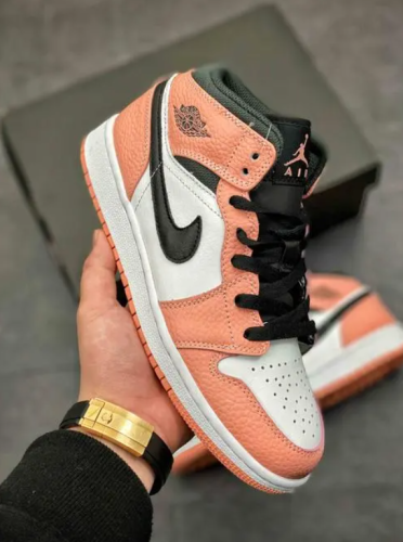  Air Jordans  1 Mid GS 'Pink Quartz'555112-603 photo review