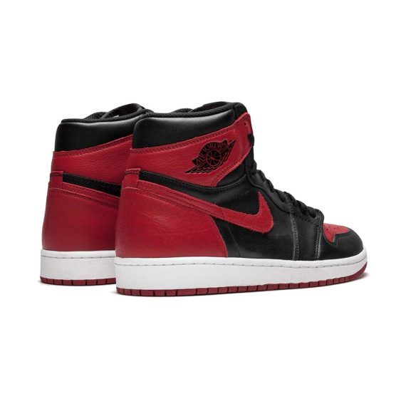 Air Jordans  1 Retro High OG  ' Banned Bred ' 555088-001