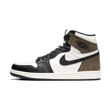  Air Jordans  1 Retro High OG ‘ Dark Mocha ‘ 555088-105