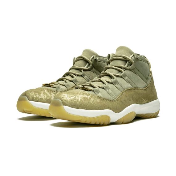  Air Jordans 11 Retro  ' Neutral Olive ' AR0715-200