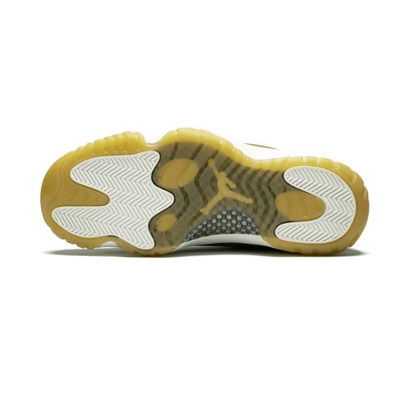  Air Jordans 11 Retro  ' Neutral Olive ' AR0715-200