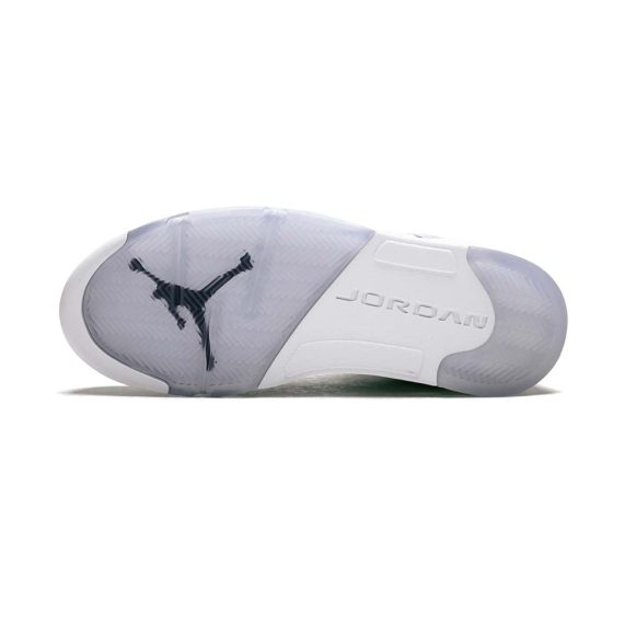  Air Jordans  5 Retro  ' Wings ' AV2405-900