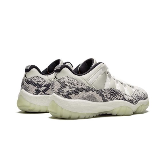  Air Jordans 11 Retro Low  ' Snakeskin Light Bone ' CD6846-002