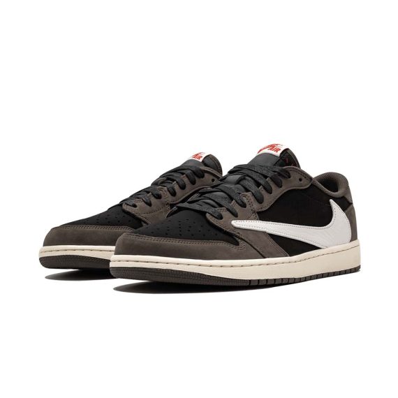  Air Jordans  1 Low  'Travis Scott ' CQ4277-001