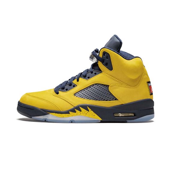  Air Jordans  5 Retro SE  ' Michigan ' CQ9541-704