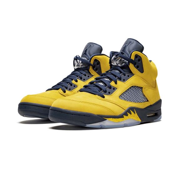  Air Jordans  5 Retro SE  ' Michigan ' CQ9541-704