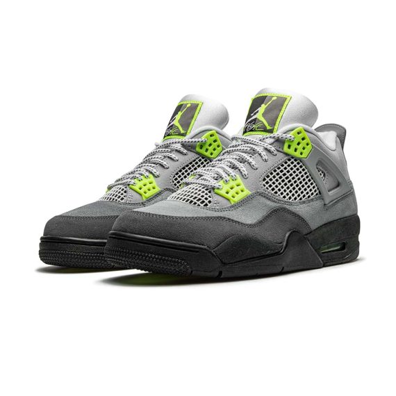  Air Jordans  4 Retro SE  ' Neon ' CT5342-007