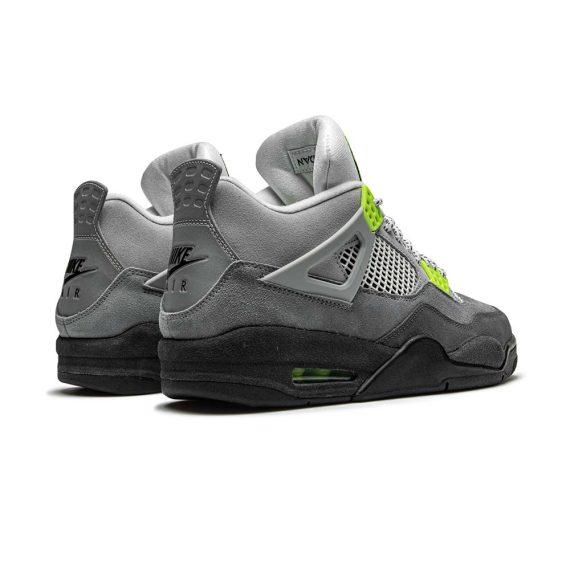 Air Jordans  4 Retro SE  ' Neon ' CT5342-007