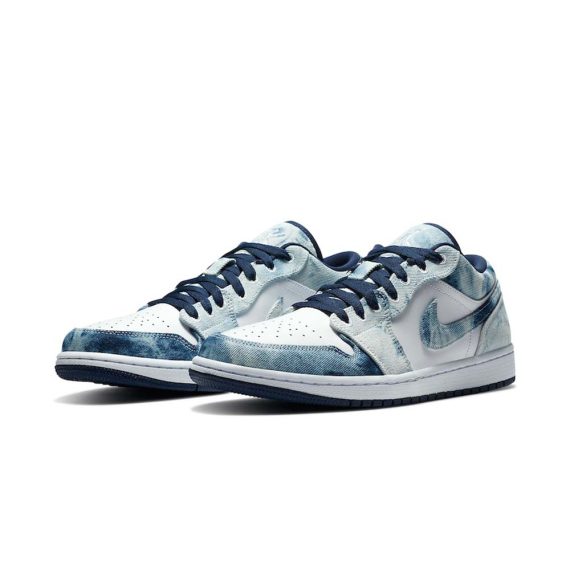  Air Jordans  1 Low SE  ' Washed Denim ' CZ8455-100